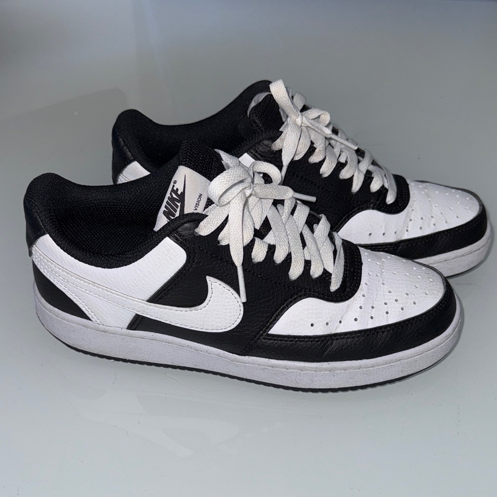 Nike Classic Black and White Low-Tops